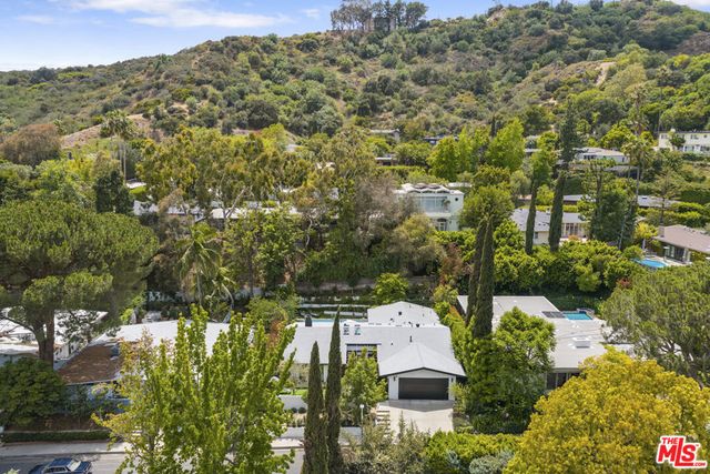 3135 Nichols Canyon Road, Los Angeles, CA 90046