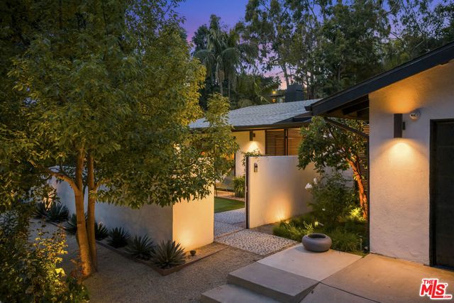 3135 Nichols Canyon Road, Los Angeles, CA 90046