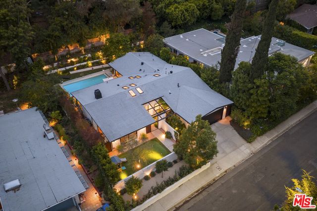 3135 Nichols Canyon Road, Los Angeles, CA 90046