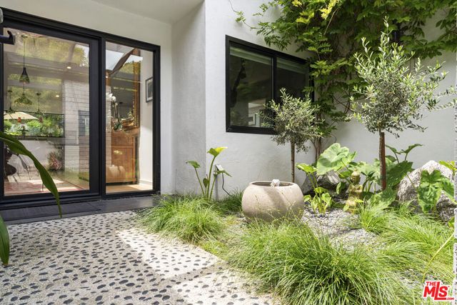 3135 Nichols Canyon Road, Los Angeles, CA 90046