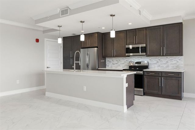 16300 COUNTY ROAD 455 410, Montverde, FL 34756