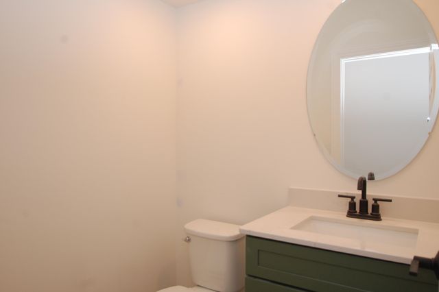 33B Griffin Road, Hudson, NH 03051