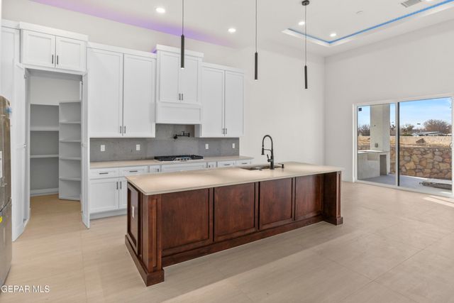 5652 RIO BONITO Circle, El Paso, TX 79932