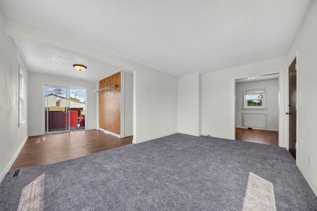 2921 E Hoffman Ave, Spokane, WA 99207