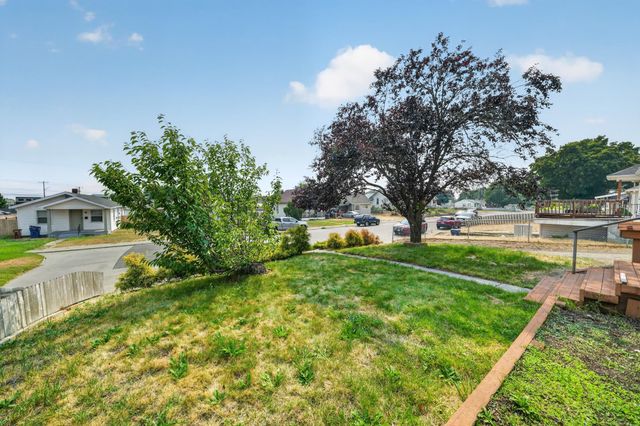 2921 E Hoffman Ave, Spokane, WA 99207