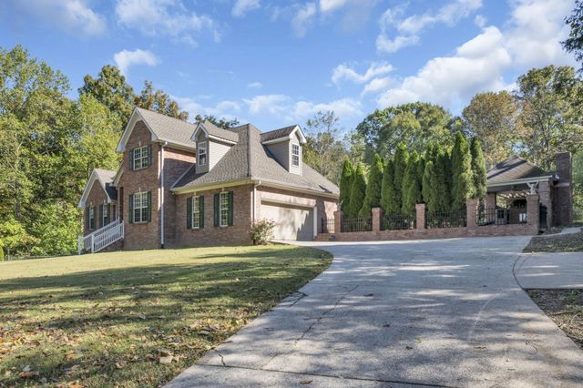 1194 Spann Rd, Charlotte, TN 37036