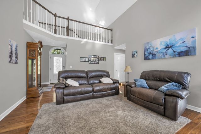1194 Spann Rd, Charlotte, TN 37036