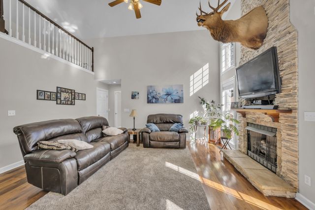 1194 Spann Rd, Charlotte, TN 37036