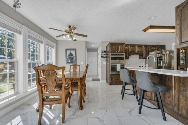 1194 Spann Rd, Charlotte, TN 37036