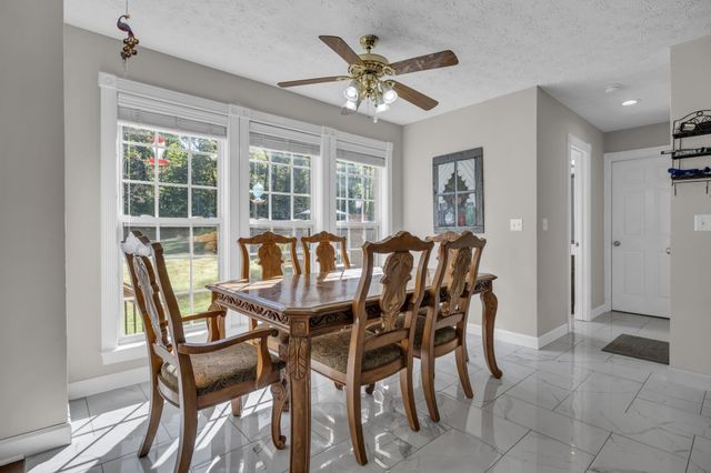 1194 Spann Rd, Charlotte, TN 37036