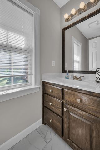 1194 Spann Rd, Charlotte, TN 37036