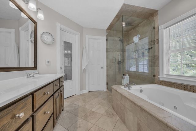 1194 Spann Rd, Charlotte, TN 37036