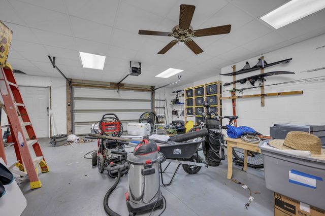 1194 Spann Rd, Charlotte, TN 37036