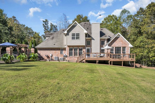 1194 Spann Rd, Charlotte, TN 37036