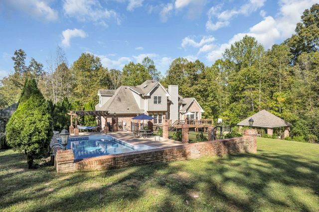 1194 Spann Rd, Charlotte, TN 37036