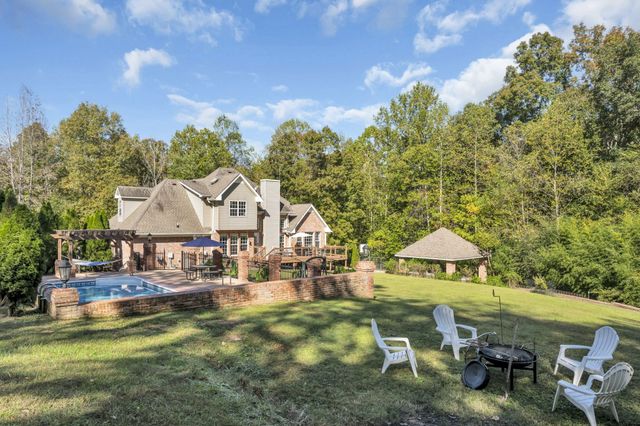 1194 Spann Rd, Charlotte, TN 37036