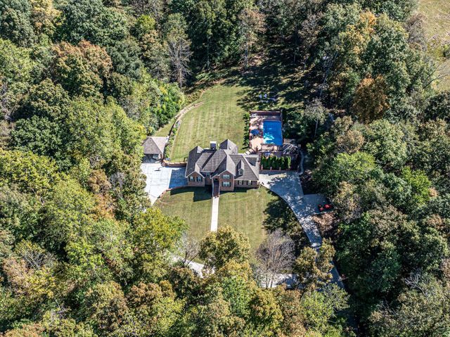 1194 Spann Rd, Charlotte, TN 37036