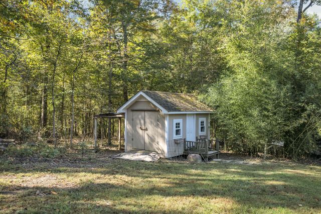 1194 Spann Rd, Charlotte, TN 37036