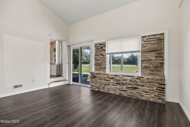 187 New York 9J, Stockport, NY 12534