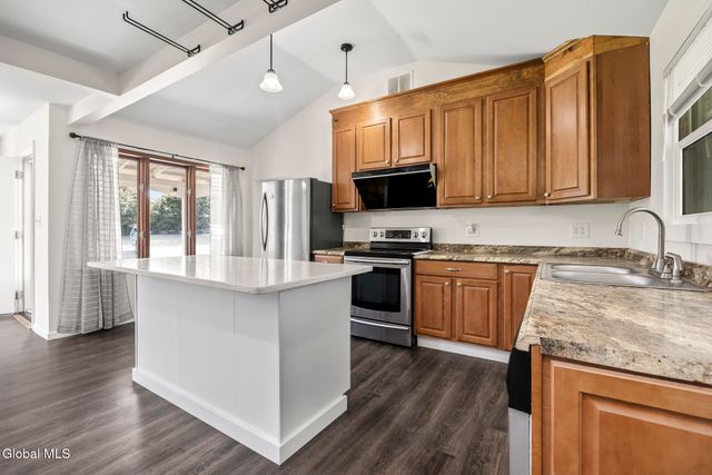 187 New York 9J, Stockport, NY 12534
