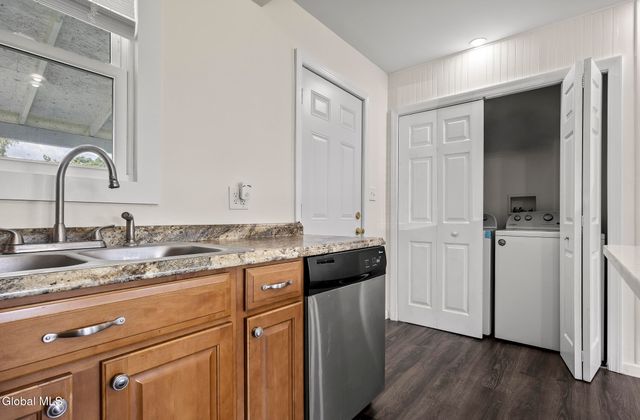 187 New York 9J, Stockport, NY 12534