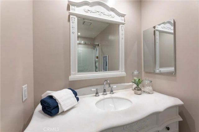 1127 N Dresden Street North 13, Anaheim, CA 92801