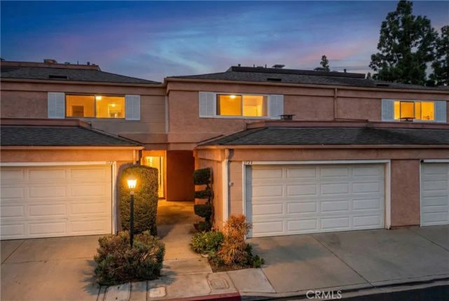 1127 N Dresden Street North 13, Anaheim, CA 92801