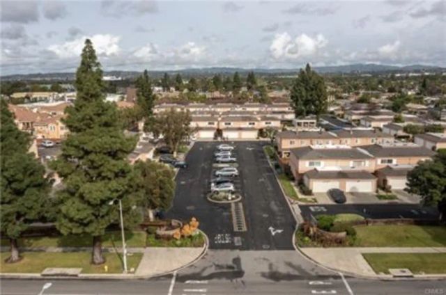 1127 N Dresden Street North 13, Anaheim, CA 92801