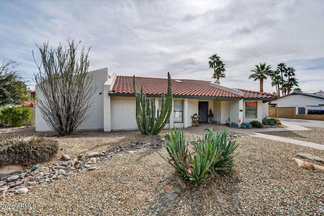 623 N LA LOMA Avenue, Litchfield Park, AZ 85340