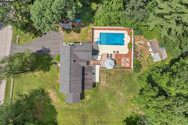 6 Mont Vernon Drive, Londonderry, NH 03053