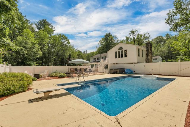 6 Mont Vernon Drive, Londonderry, NH 03053