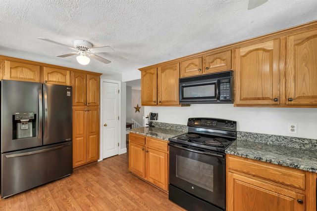 6 Mont Vernon Drive, Londonderry, NH 03053