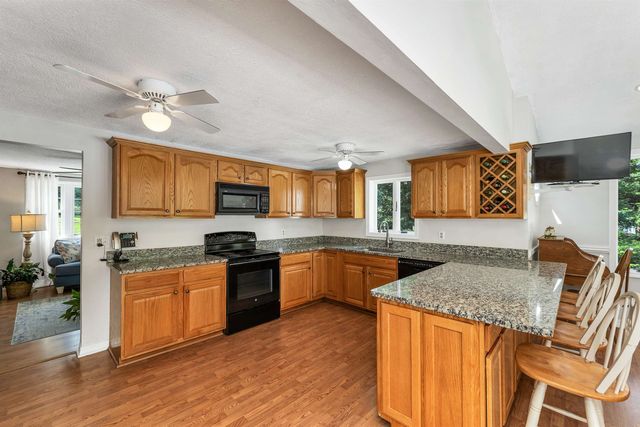 6 Mont Vernon Drive, Londonderry, NH 03053