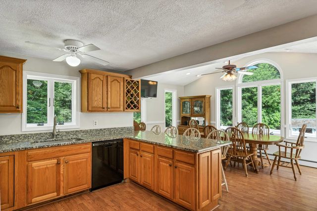 6 Mont Vernon Drive, Londonderry, NH 03053