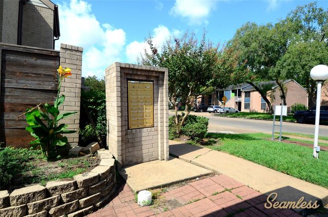 8253 Sands Point Drive 165, Houston, TX 77036