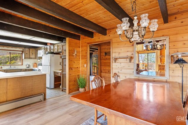 24450 Oaktree Court, Tehachapi, CA 93561