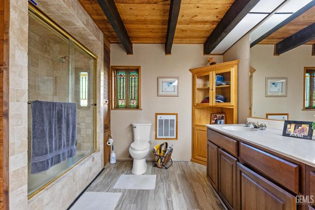 24450 Oaktree Court, Tehachapi, CA 93561