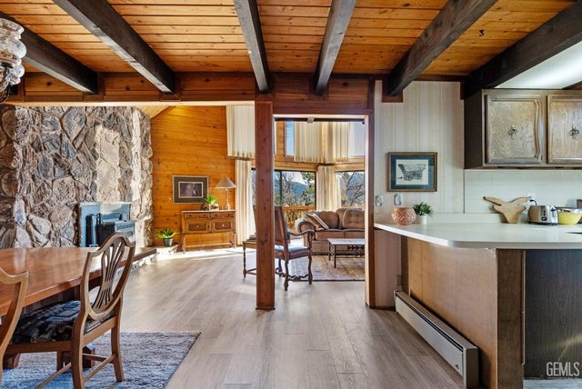 24450 Oaktree Court, Tehachapi, CA 93561