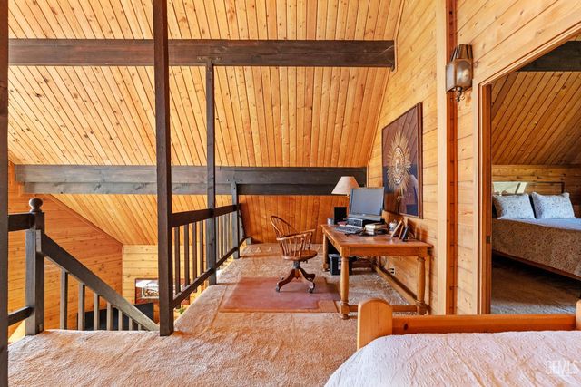 24450 Oaktree Court, Tehachapi, CA 93561