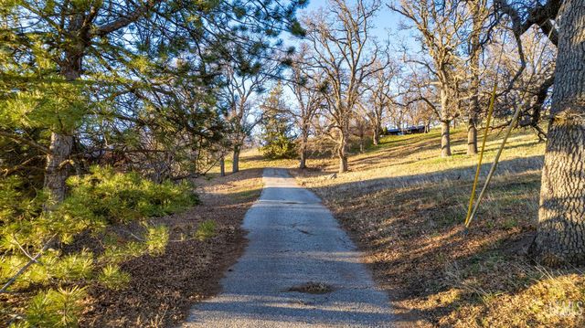 24450 Oaktree Court, Tehachapi, CA 93561