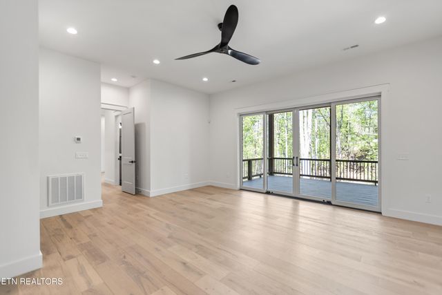 788 Blackberry Ridge Drive, Lenoir City, TN 37772