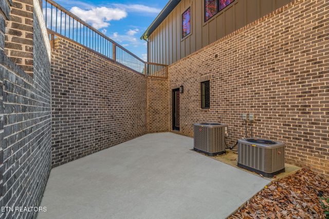 788 Blackberry Ridge Drive, Lenoir City, TN 37772