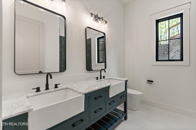 788 Blackberry Ridge Drive, Lenoir City, TN 37772