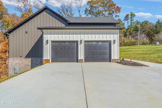 788 Blackberry Ridge Drive, Lenoir City, TN 37772