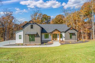 788 Blackberry Ridge Drive, Lenoir City, TN 37772