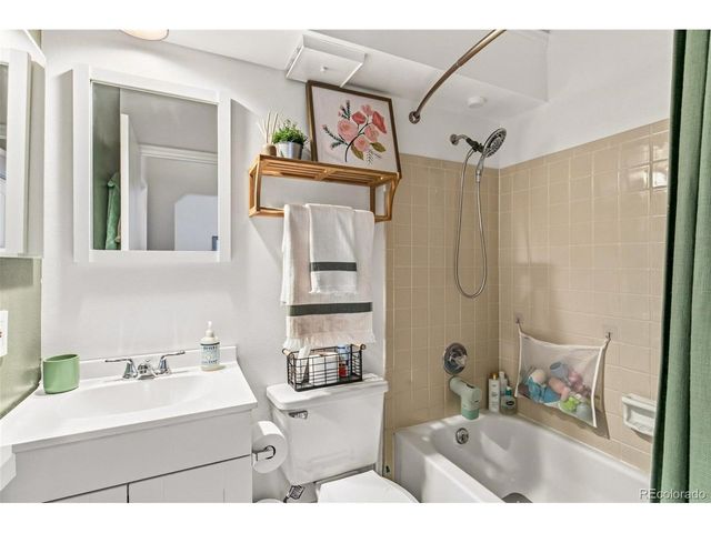 8918 W Plymouth Ave, Littleton, CO 80128