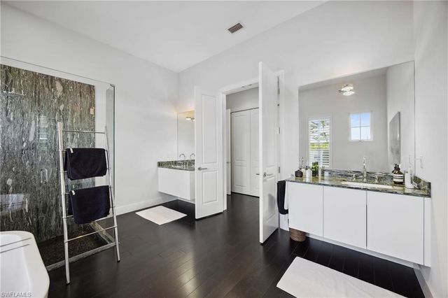 299 Mermaids Bight, Naples, FL 34103