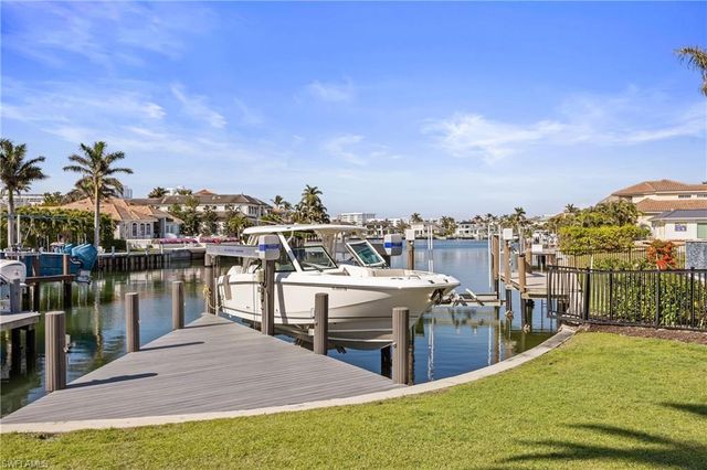 299 Mermaids Bight, Naples, FL 34103