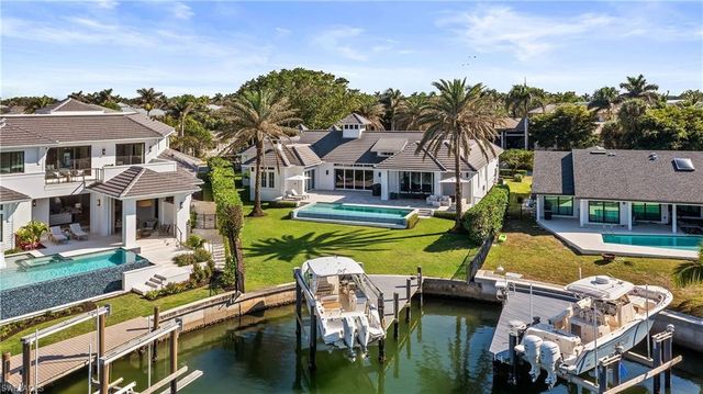 299 Mermaids Bight, Naples, FL 34103