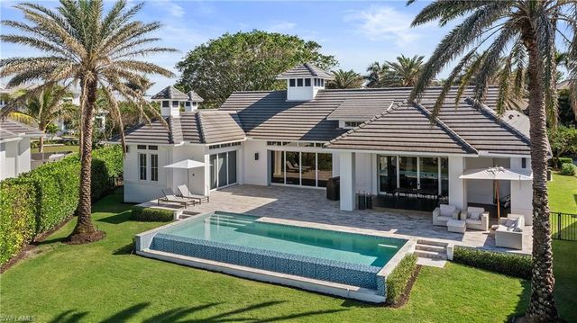 299 Mermaids Bight, Naples, FL 34103